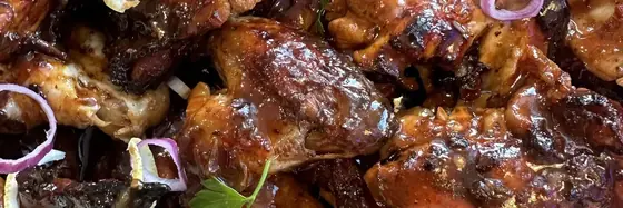 Sticky glazed chicken wings